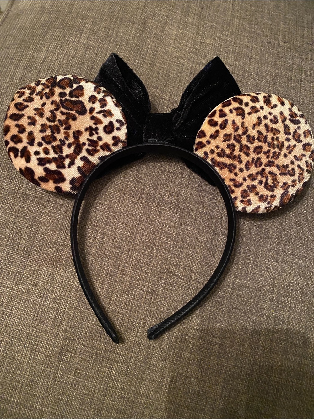 Disney Safari Leopard Print Minnie Ears Headband with Black Bow - Picture 3 of 5